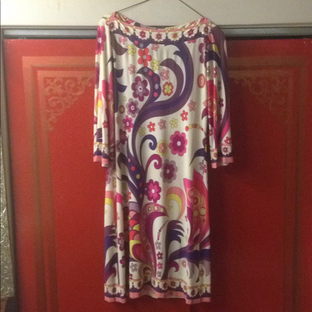 Psychedelic dress with boat neck